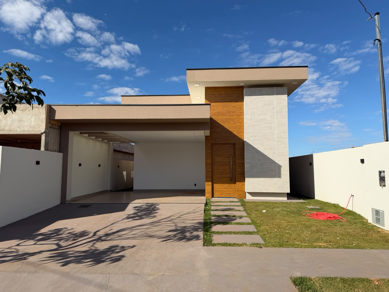 Casa À venda em GO, Cidade Ocidental — imagem 1 de 19